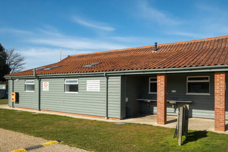 Beach View Holiday Park - Image 3 - UK Tourism Online