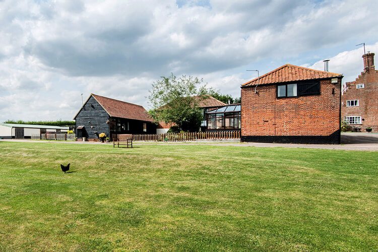 Bucks Farm Holiday Cottages - Image 1 - UK Tourism Online