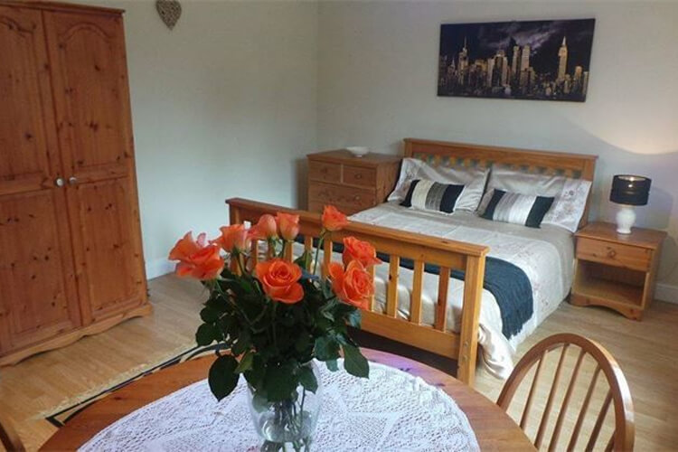 Chimneys Bed and Breakfast - Image 5 - UK Tourism Online