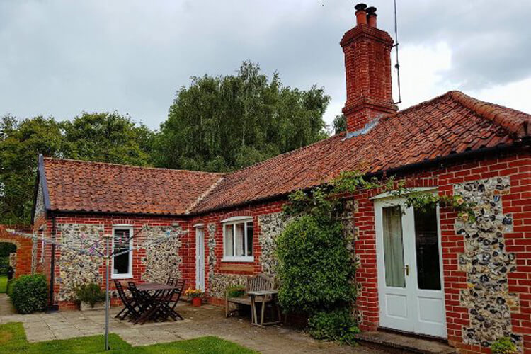 West Stow Hall Holiday Cottages - Image 1 - UK Tourism Online