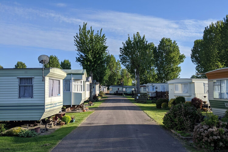 Peewit Caravan Park - Image 2 - UK Tourism Online