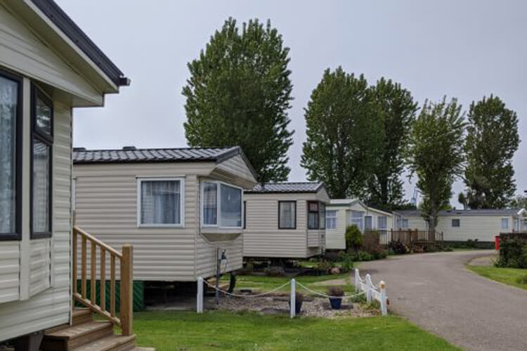 Peewit Caravan Park - Image 3 - UK Tourism Online