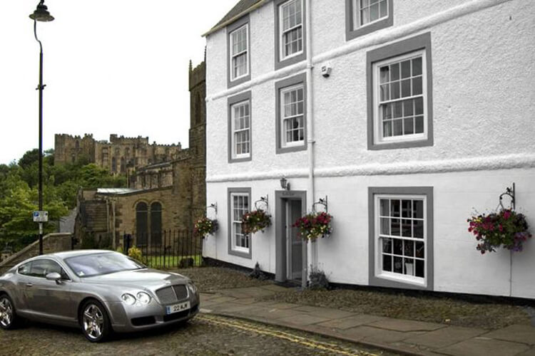Castle View Guest House - Image 1 - UK Tourism Online
