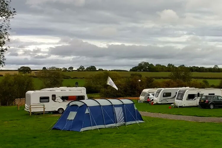 The Hammers & Pincers Caravan and Camping Site - Image 4 - UK Tourism Online