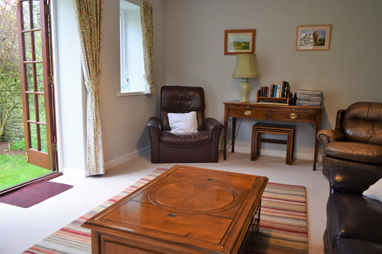 Appletree Cottage - Image 3 - UK Tourism Online