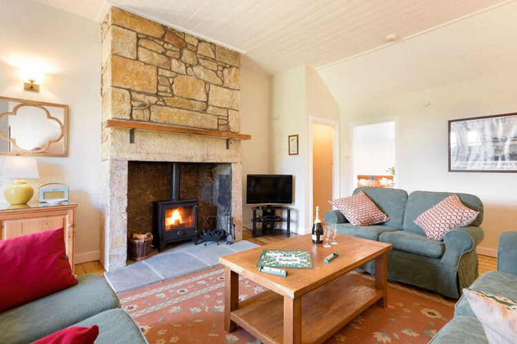 Bamburgh Holiday Cottages - Sandham - Image 2 - UK Tourism Online