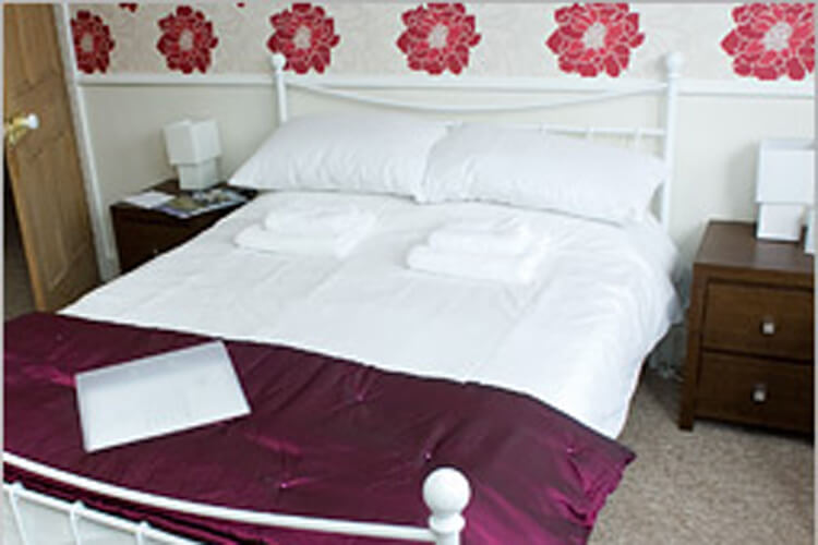 Beaconsfield Bed and Breakfast - Image 1 - UK Tourism Online