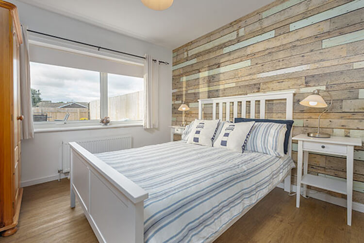 Beadnell Bay Cottage - Image 1 - UK Tourism Online