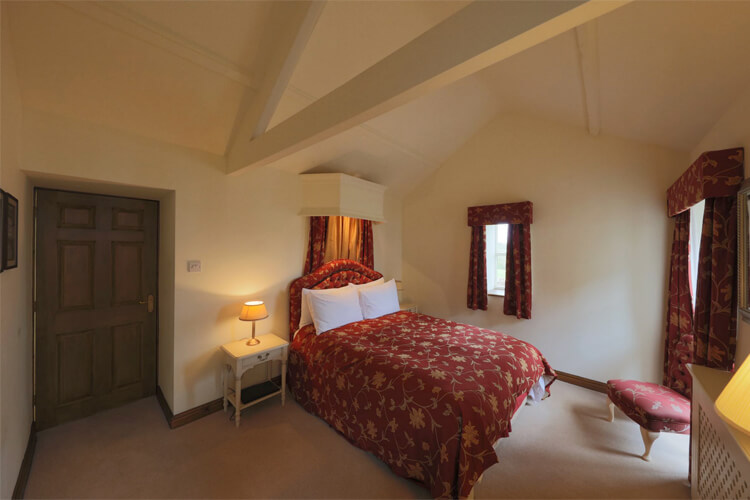 Brownside Cottage - Image 1 - UK Tourism Online