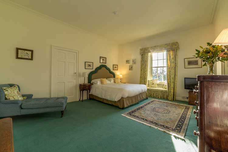Budle Hall Bed and Breakfast - Image 2 - UK Tourism Online