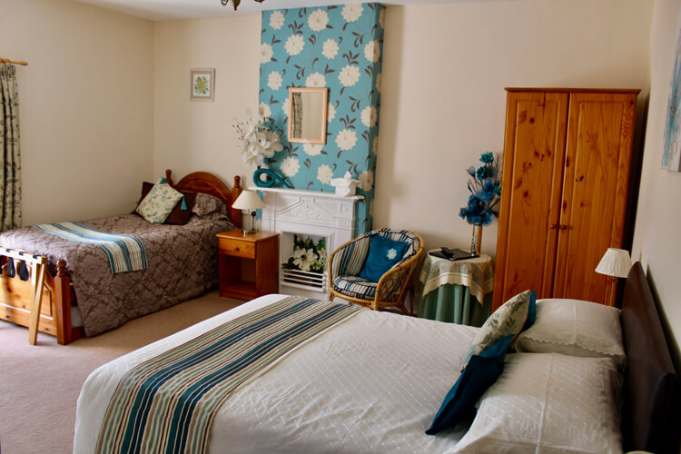 Hallbarns Farmhouse Bed & Breakfast - Image 2 - UK Tourism Online