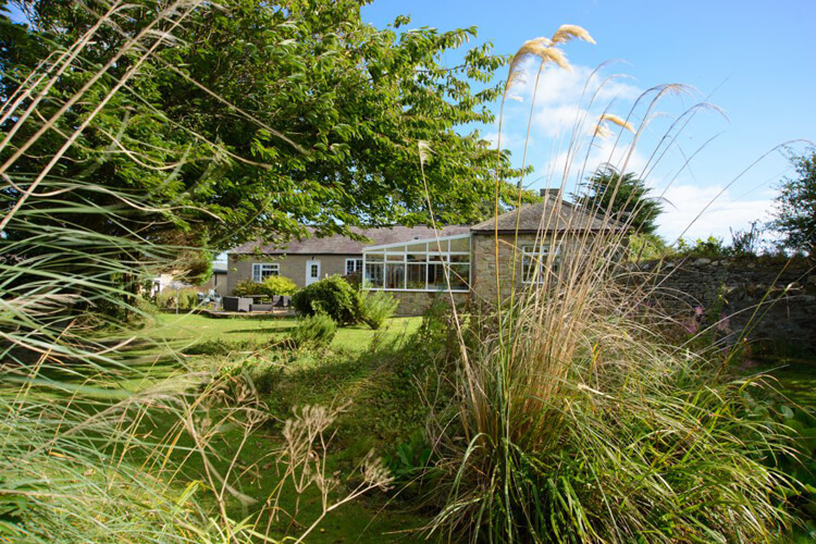 Mains Cottages - Image 1 - UK Tourism Online