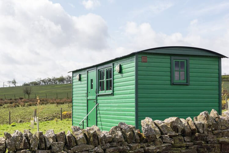 Peat Gate Shepherd's Hut - Image 1 - UK Tourism Online