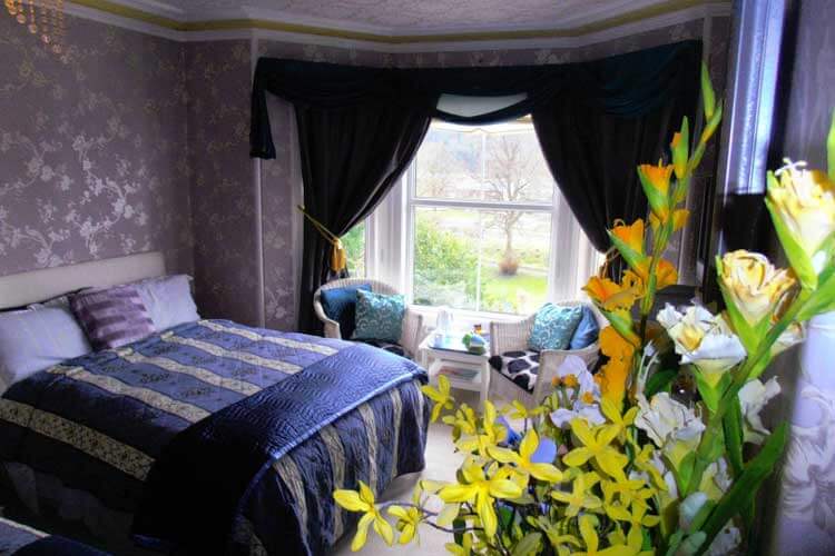 Riverside Guest House - Image 1 - UK Tourism Online