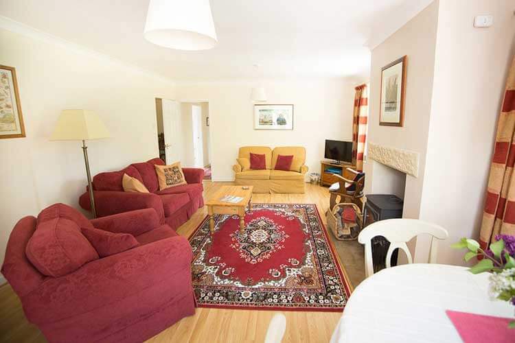 Stable Cottage & Hideaway Huts - Image 2 - UK Tourism Online