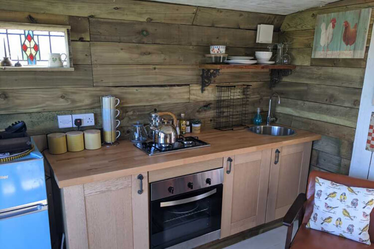 The Shepherds Hut - Image 3 - UK Tourism Online