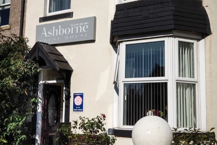 Ashborne Guest House - Image 1 - UK Tourism Online