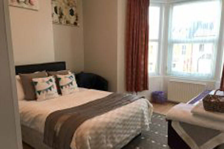 Lighthouse Guest House - Image 1 - UK Tourism Online