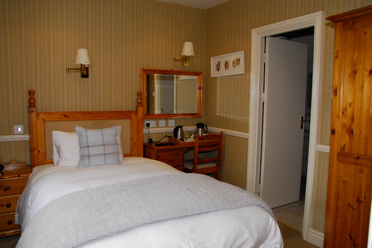 Egerton Arms Country Inn - Image 3 - UK Tourism Online