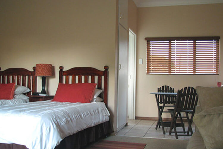 Five Acres Guest House - Image 2 - UK Tourism Online