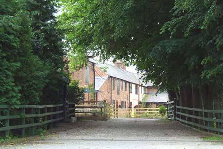 Milton Brook Holiday Cottages - Image 1 - UK Tourism Online