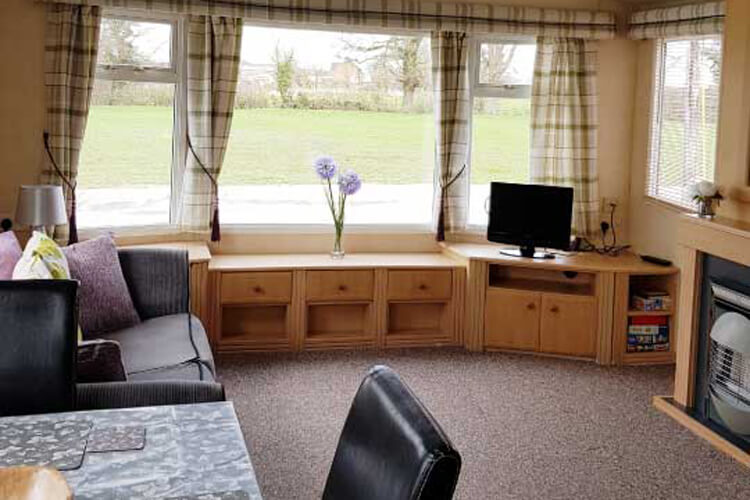Pitch & Canvas Self Catering at Broad Oak Farm - Image 1 - UK Tourism Online