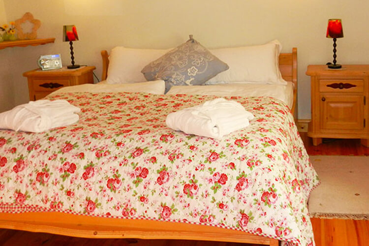 Armidale Cottages Bed & Breakfast - Image 3 - UK Tourism Online