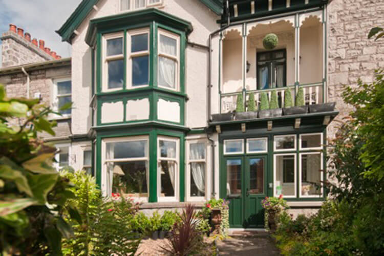 Balcony House Bed and Breakfast - Image 1 - UK Tourism Online