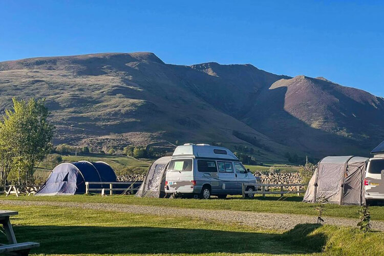 Burns Farm Caravans, Camping & Glamping - Image 1 - UK Tourism Online