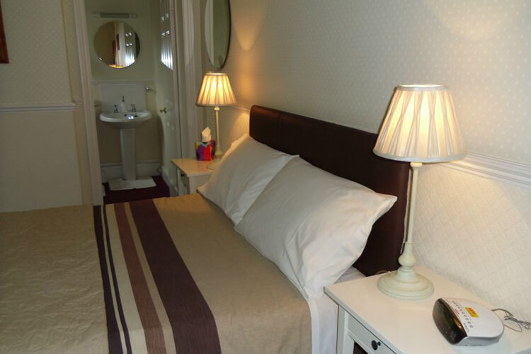 Courtfield Guest House  - Image 2 - UK Tourism Online