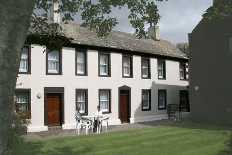 Crookhurst Farmhouse - Image 1 - UK Tourism Online