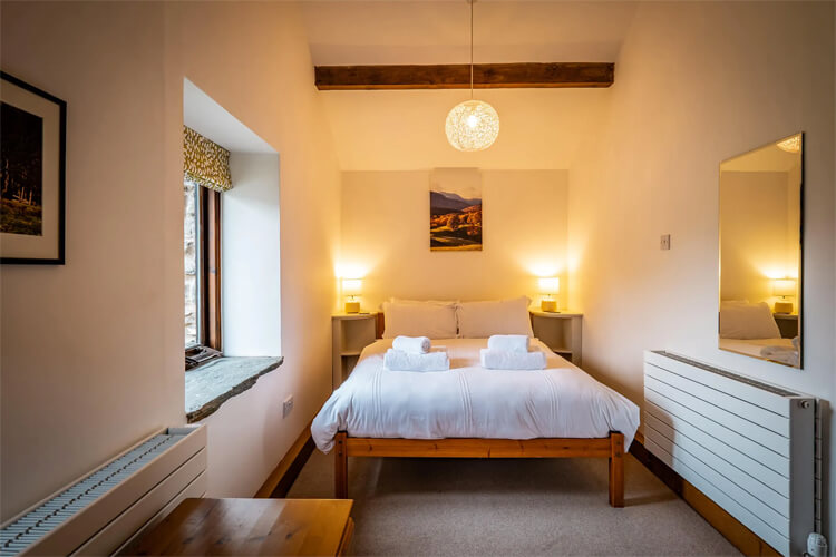 Matson Ground - Cruck Barn - Image 3 - UK Tourism Online