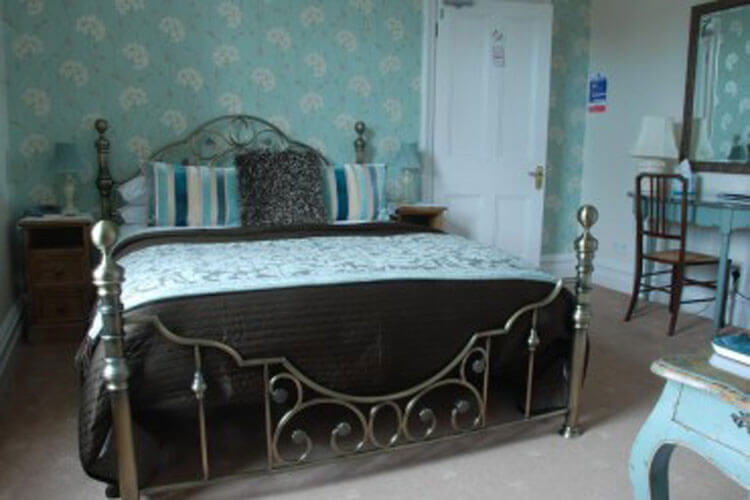 Denehurst Guest House - Image 1 - UK Tourism Online