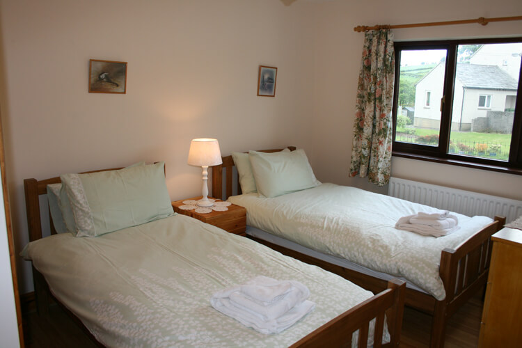 Emerald Bank Cottage - Image 2 - UK Tourism Online