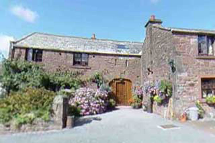 Fairladies Barn Guesthouse & Apartments - Image 1 - UK Tourism Online