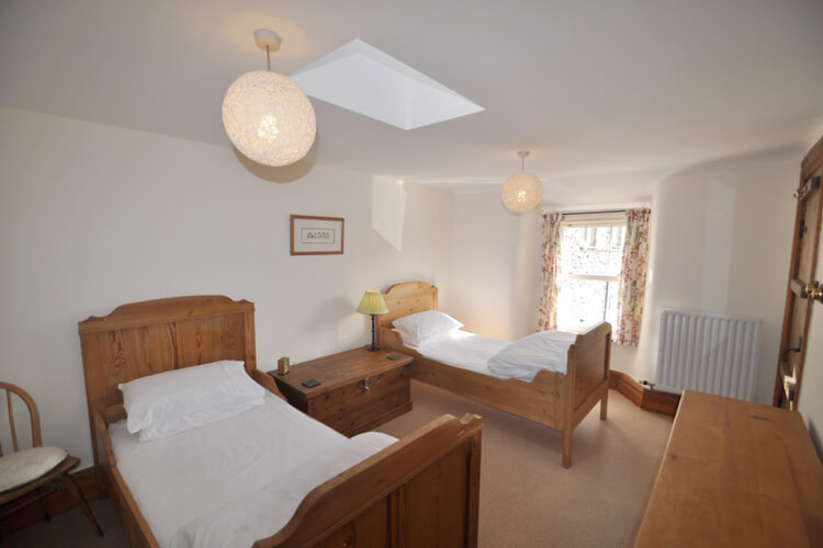 Hollens Farm Cottage - Image 2 - UK Tourism Online