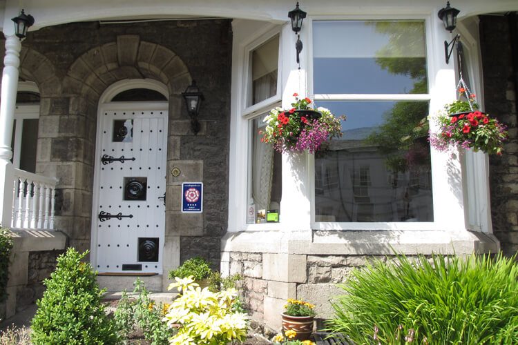 Hillside Bed and Breakfast - Image 1 - UK Tourism Online