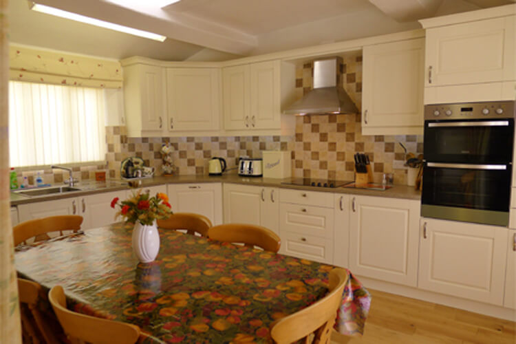 Hollens Cottage - Image 3 - UK Tourism Online