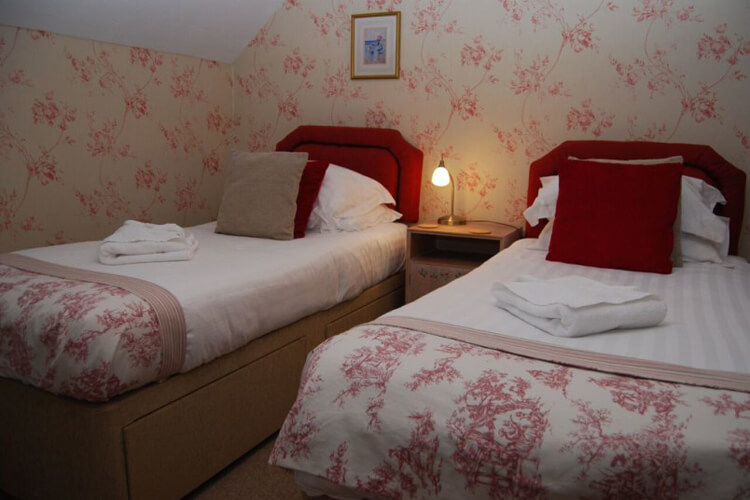 Jasmine Cottage Lake Holiday Cottages - Image 2 - UK Tourism Online