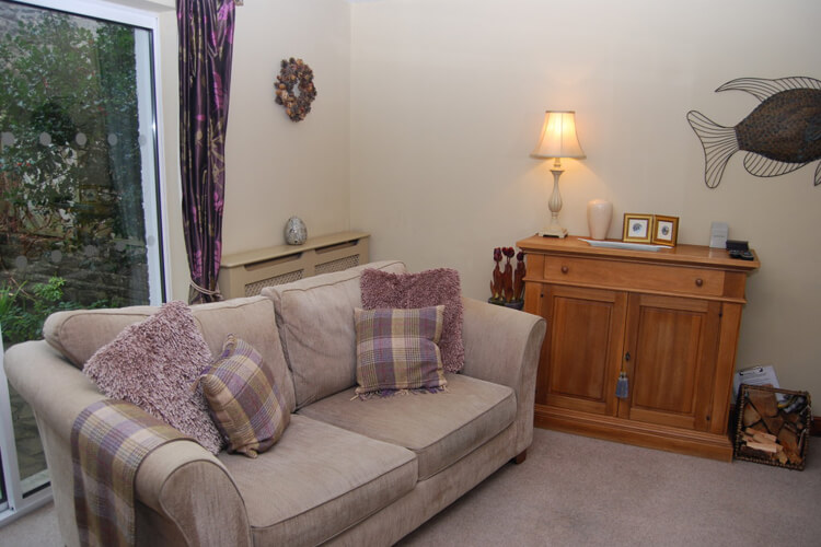 Jasmine Cottage Lake Holiday Cottages - Image 4 - UK Tourism Online