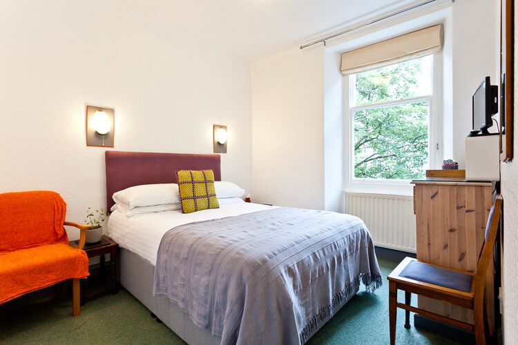 Lyndhurst Guest House - Image 4 - UK Tourism Online