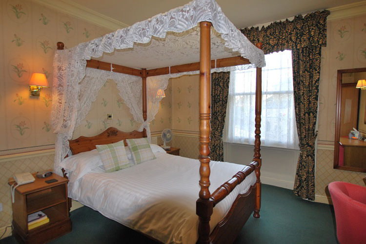 The Cross Keys Hotel - Image 1 - UK Tourism Online