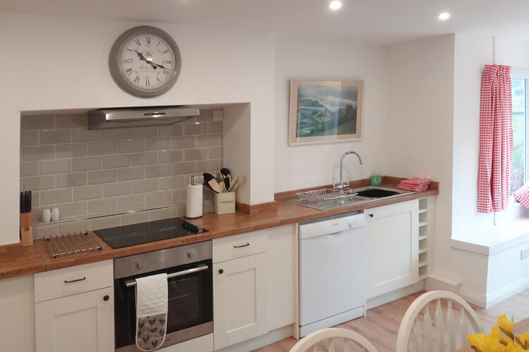 The Farm House - Image 3 - UK Tourism Online