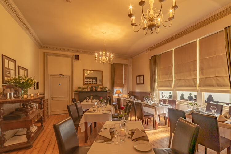 The Lamplighter Dining~Rooms - Image 4 - UK Tourism Online
