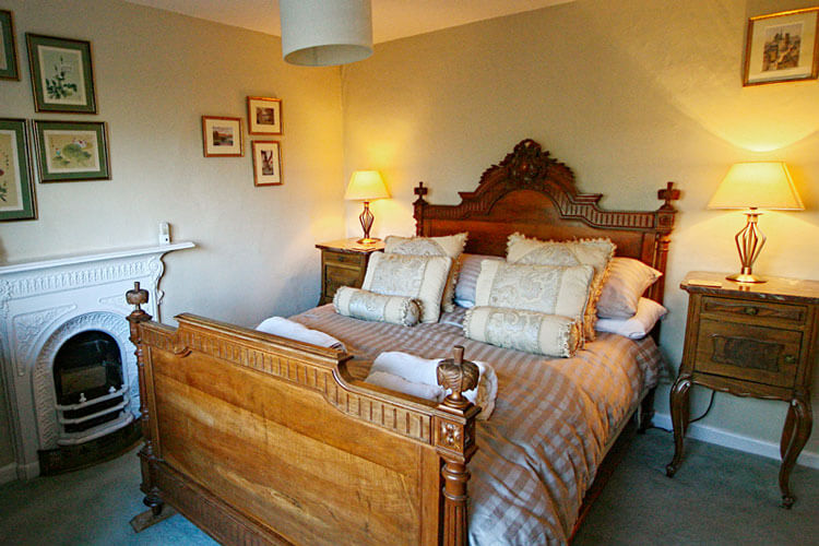 The Old Farmhouse - Image 4 - UK Tourism Online