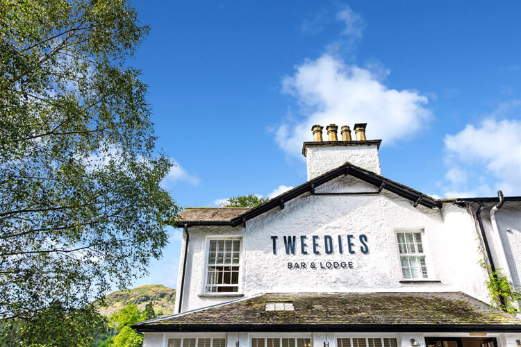 Tweedies Bar & Lodge - Image 1 - UK Tourism Online