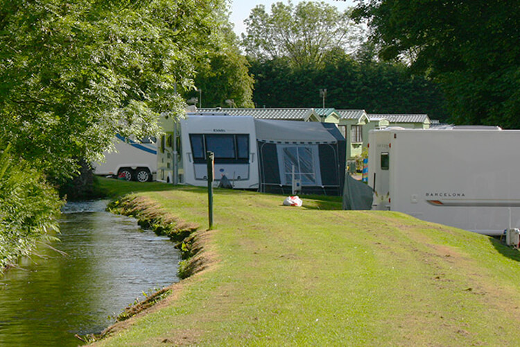 Waters Edge Caravan Park - Image 2 - UK Tourism Online