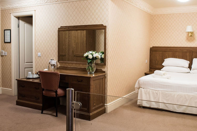 Bredbury Hall Hotel And Club - Image 1 - UK Tourism Online