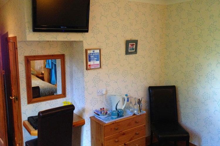 Hollingworth Lake Bed and Breakfast - Image 4 - UK Tourism Online