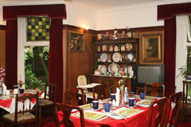 Oakfield Lodge - Image 4 - UK Tourism Online